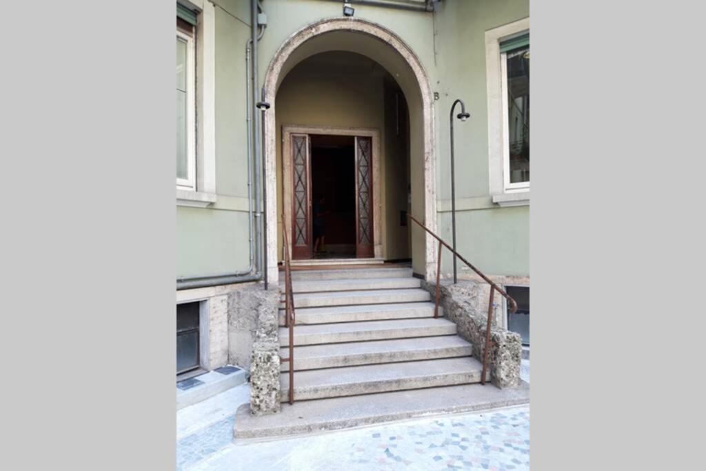 Casadianna Apartment Милано Екстериор снимка